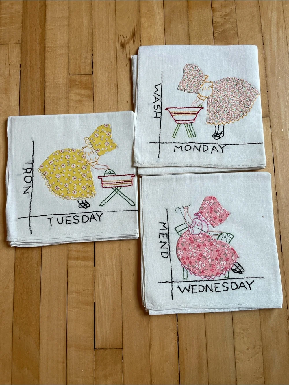 SUNBONNET SUE Set of 7 Vintage Days of the Week Dish Towels Hand Embroidered